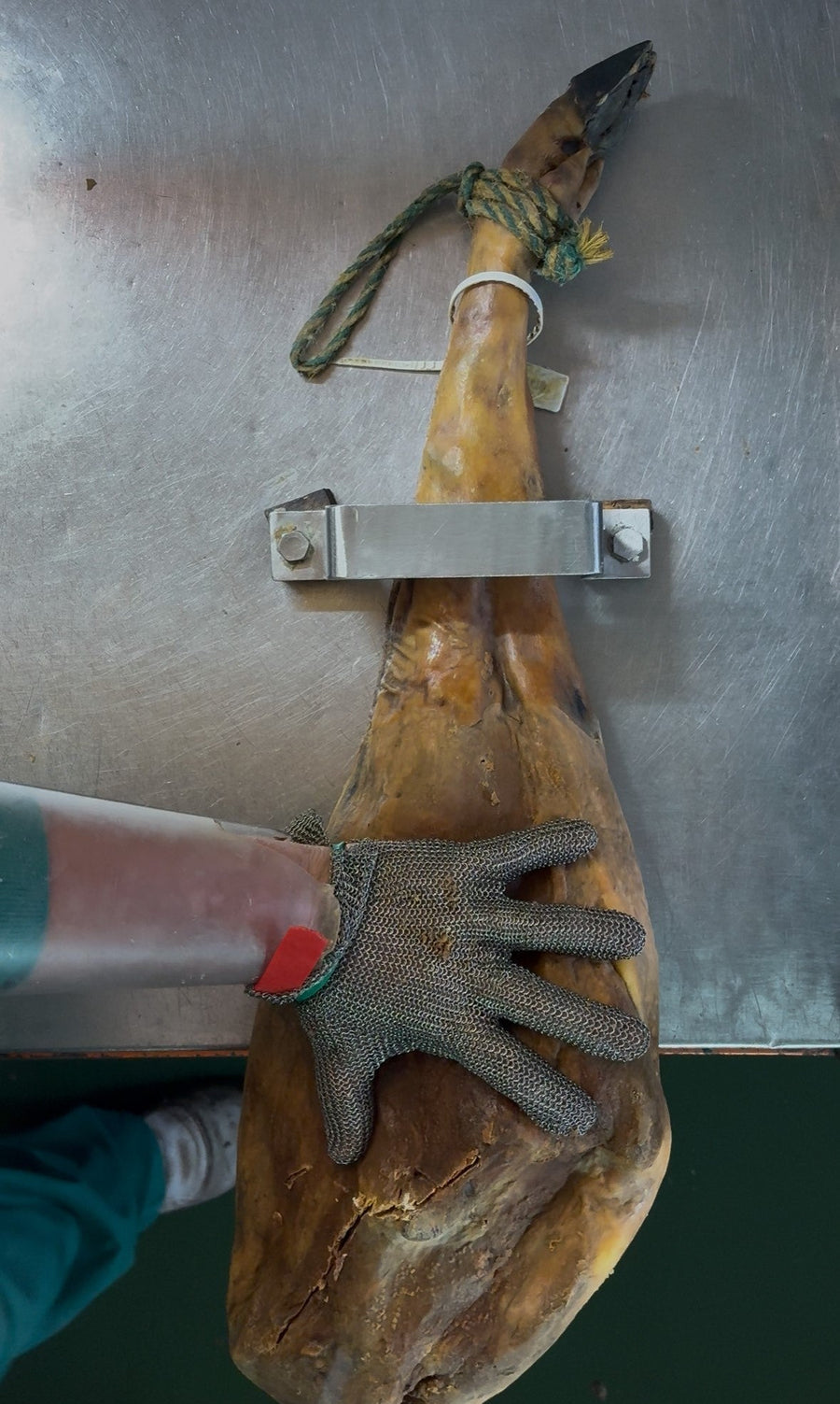 Deshuesado del jamón ibérico: técnica y arte gourmet